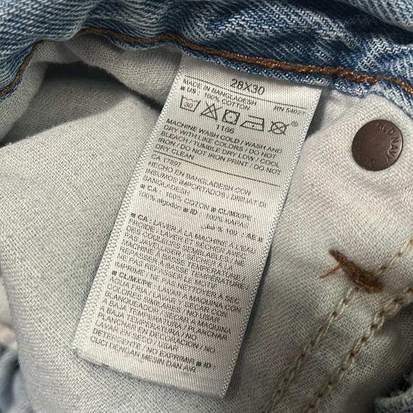 Old Navy Straight Leg Jeans - Picture 5 of 5
